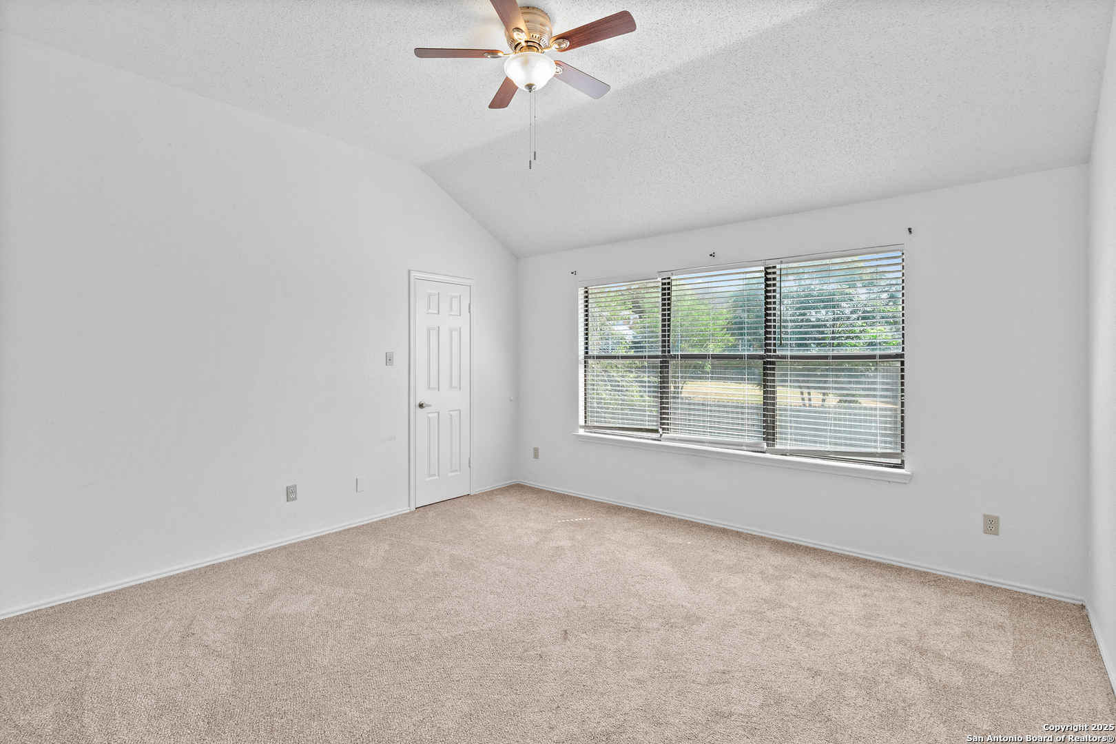 25002 Silverstone San Antonio TX 78258