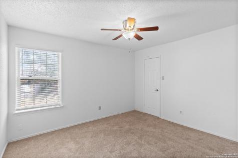 25002 Silverstone San Antonio TX 78258