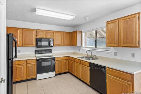 25002 Silverstone San Antonio TX 78258