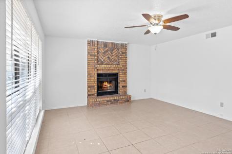 25002 Silverstone San Antonio TX 78258