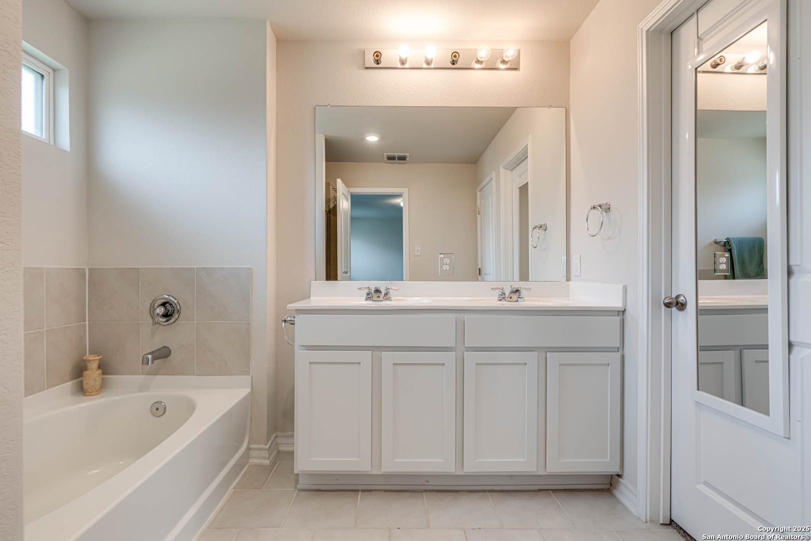 9811 Kalm Brome San Antonio TX 78254