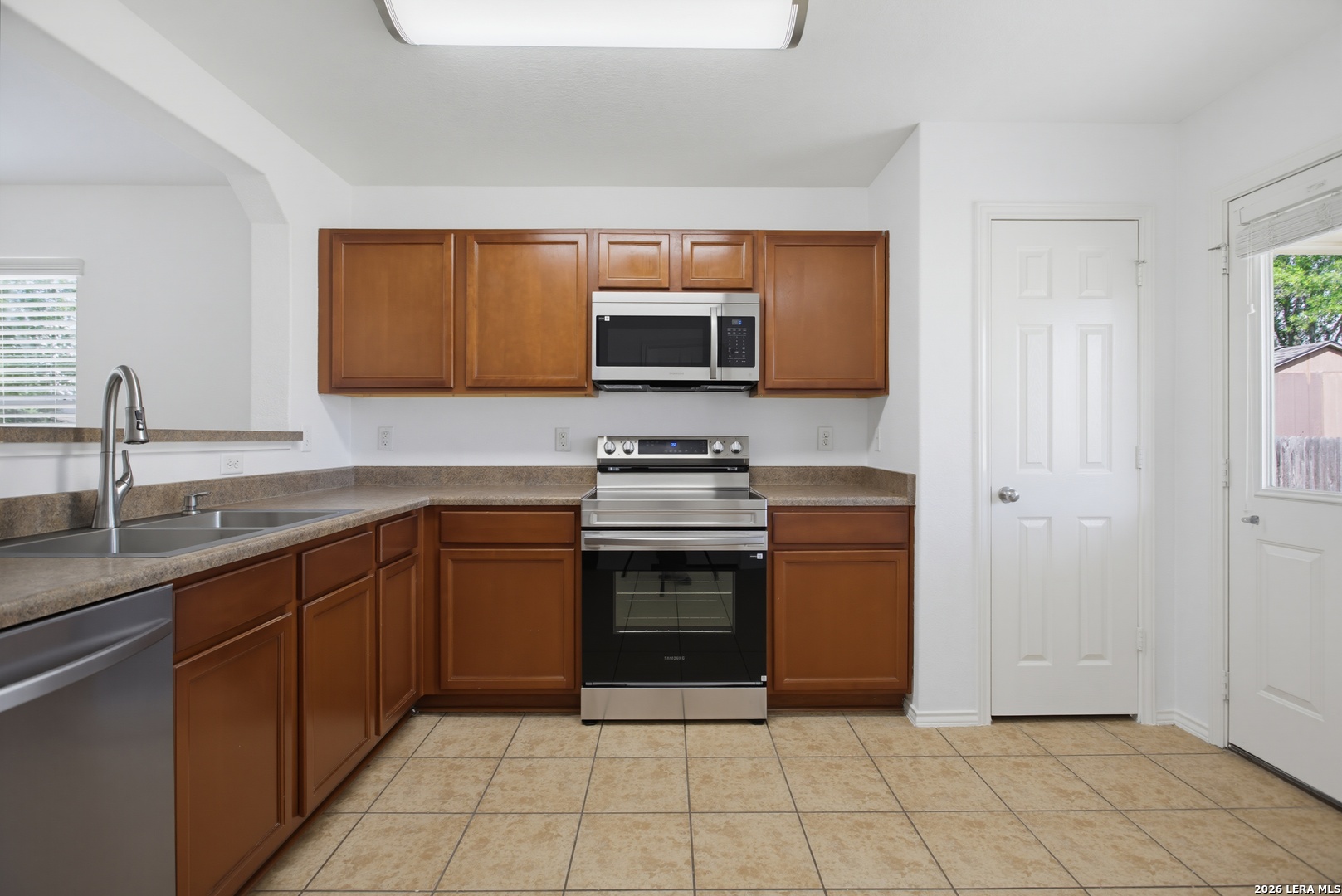 332 Lonestar Gait Selma TX 78154