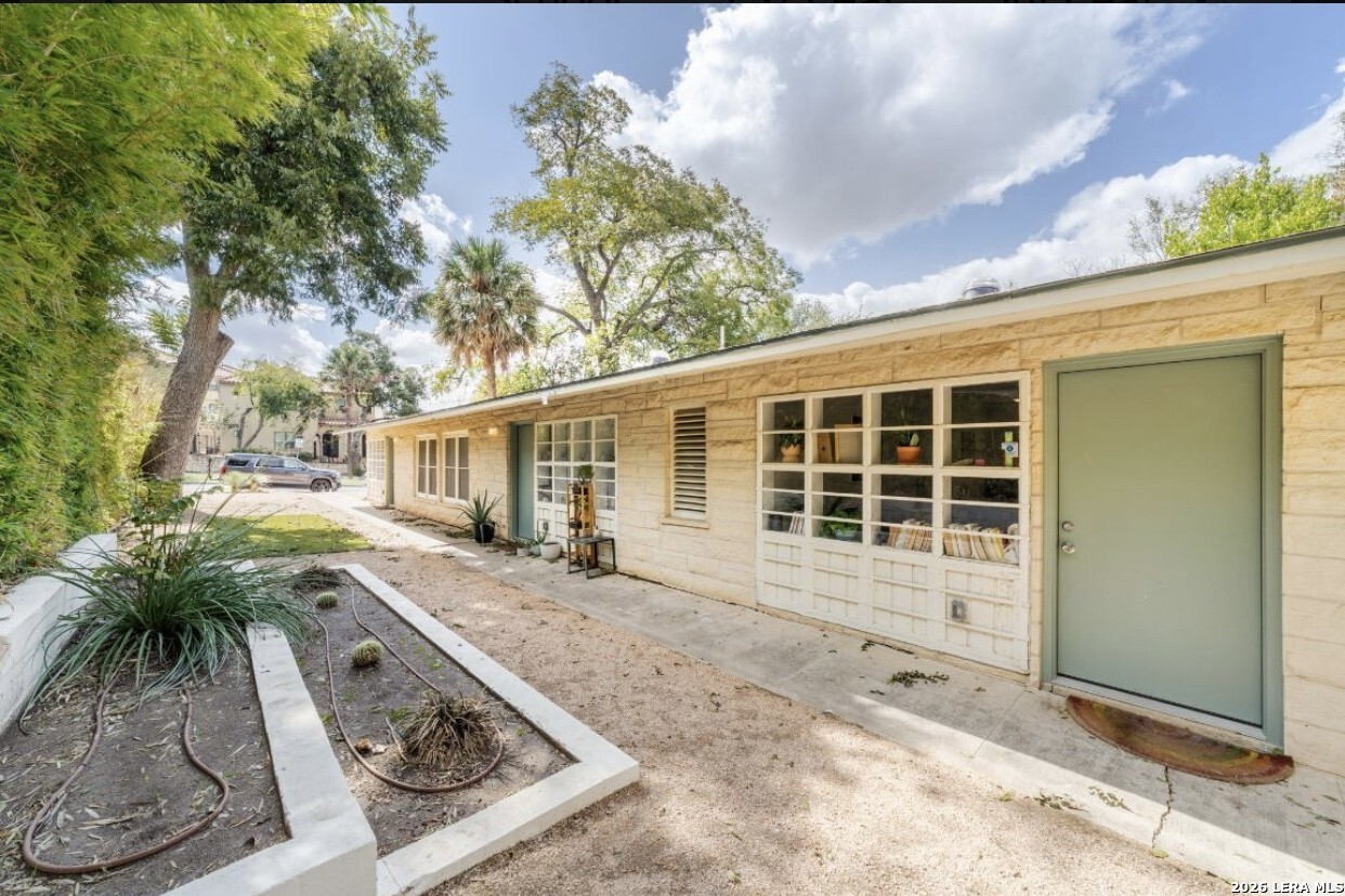 239 Brahan San Antonio TX 78215