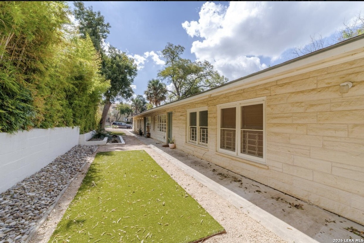 239 Brahan San Antonio TX 78215