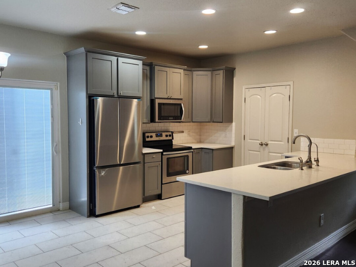 1019 W Rosewood San Antonio TX 78201