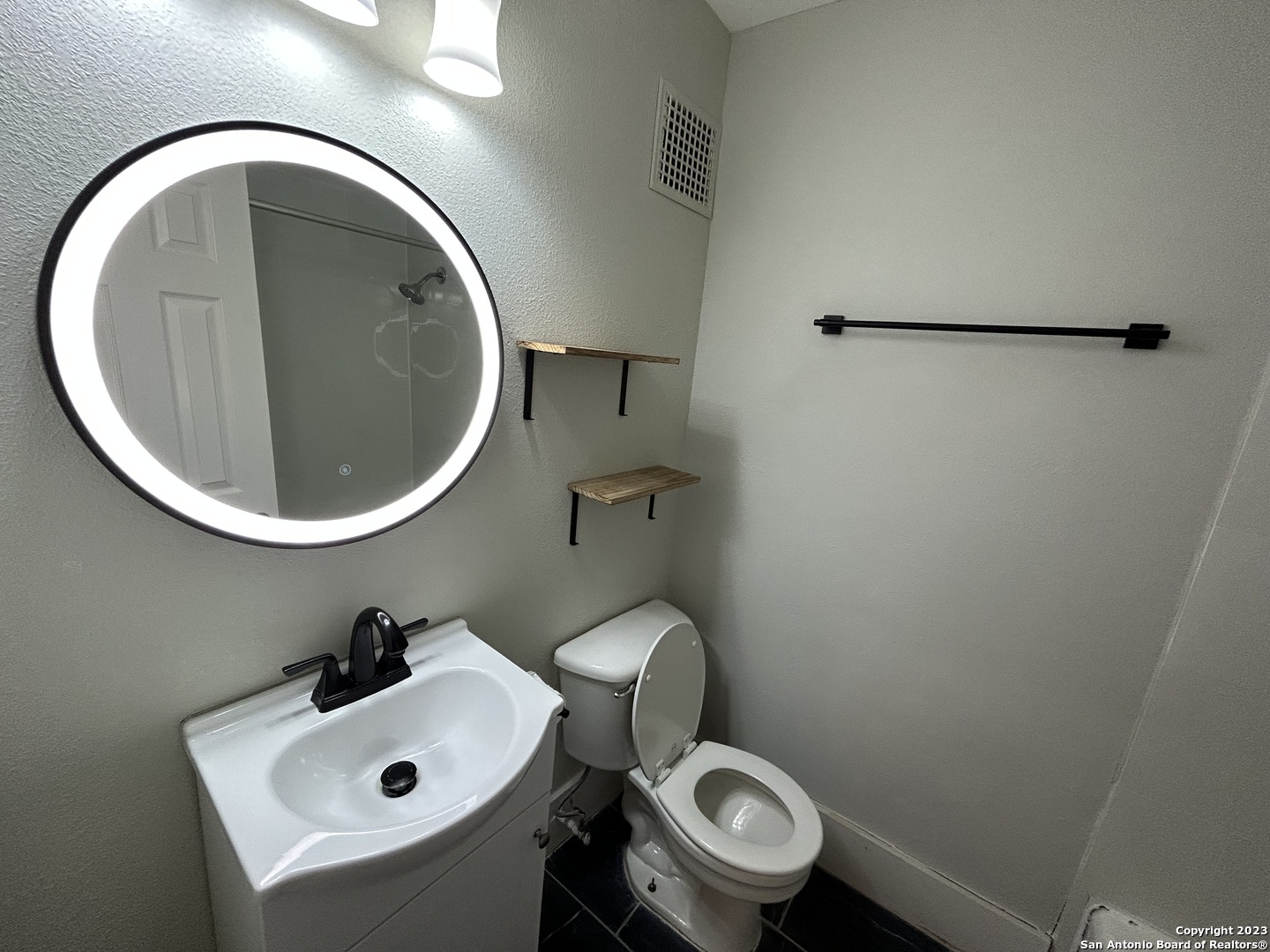 407 E Locust Street San Antonio TX 78212