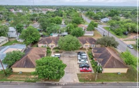 622 S Oak Pearsall TX 78061