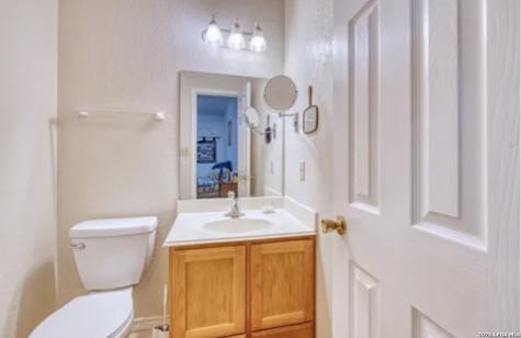 622 S Oak Pearsall TX 78061