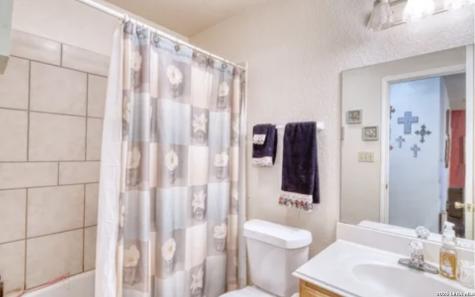 622 S Oak Pearsall TX 78061