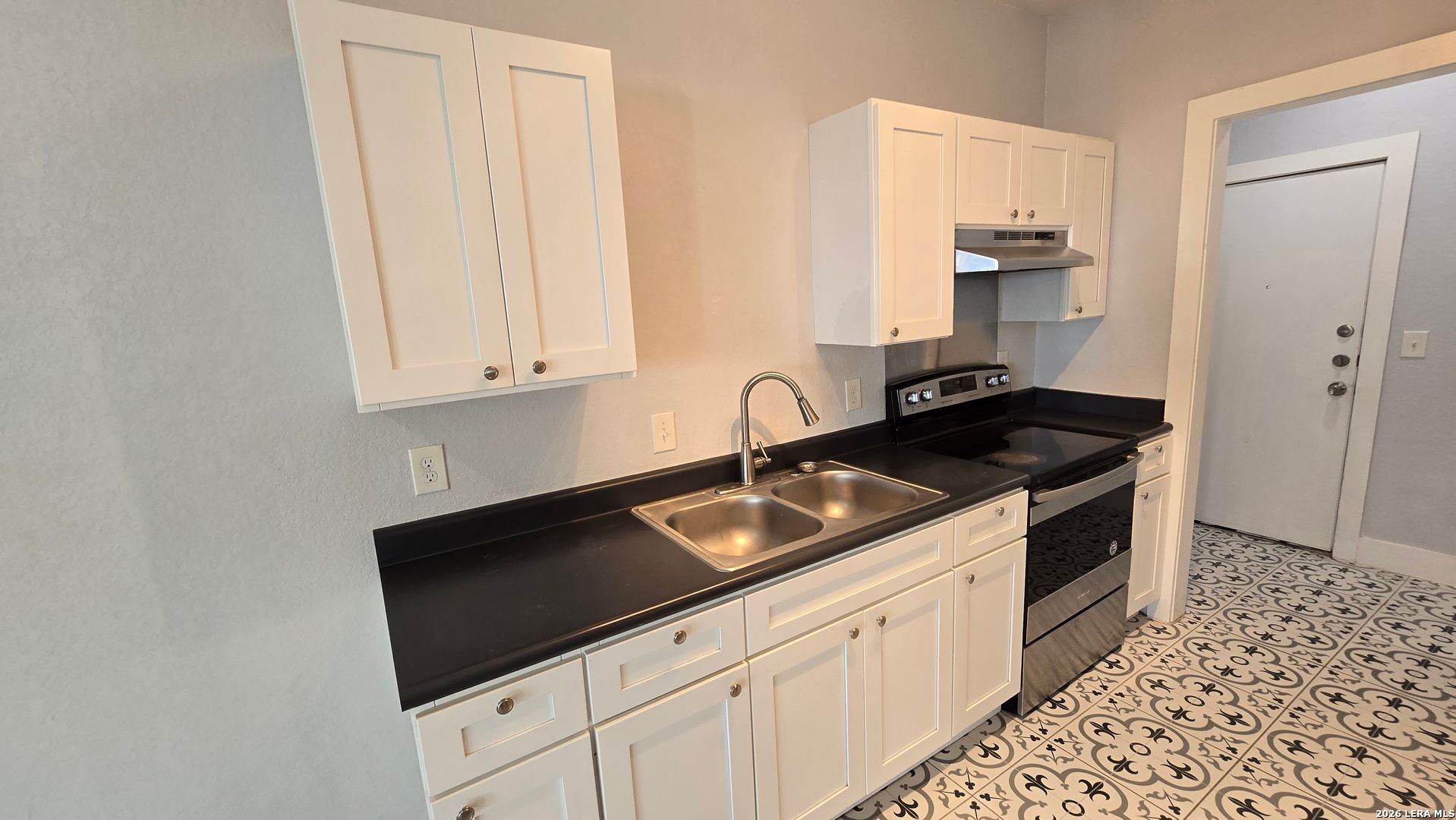 1026 W French Place San Antonio TX 78212