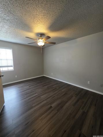 546 Dukeway Universal City TX 78148