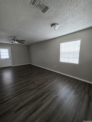 546 Dukeway Universal City TX 78148