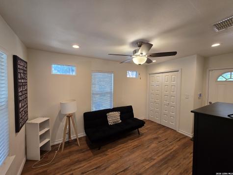 1338 W Elsmere Place San Antonio TX 78201