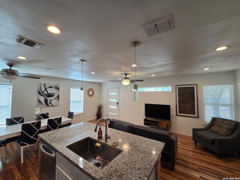 1338 W Elsmere Place San Antonio TX 78201