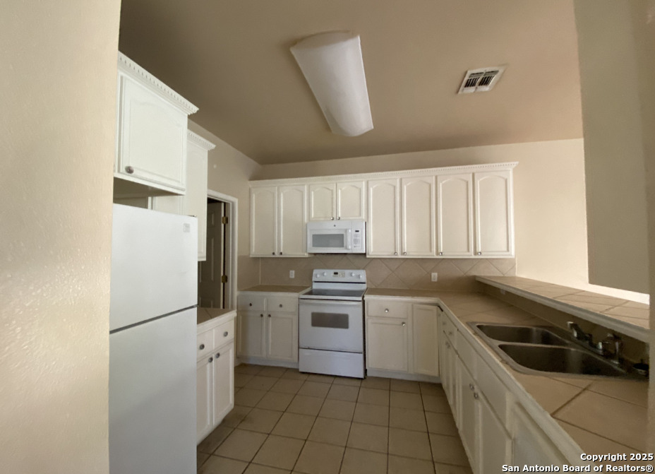 143 Chapel Hill San Antonio TX 78240