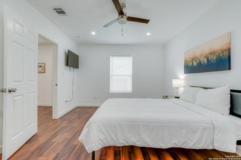 1039 Mckinley Avenue San Antonio TX 78210