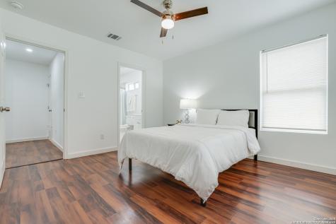 1039 Mckinley Avenue San Antonio TX 78210
