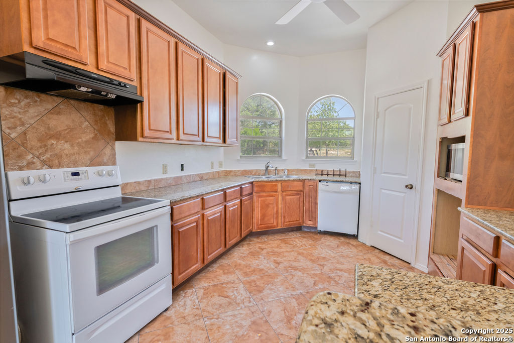 319 County Road 386 San Antonio TX 78253