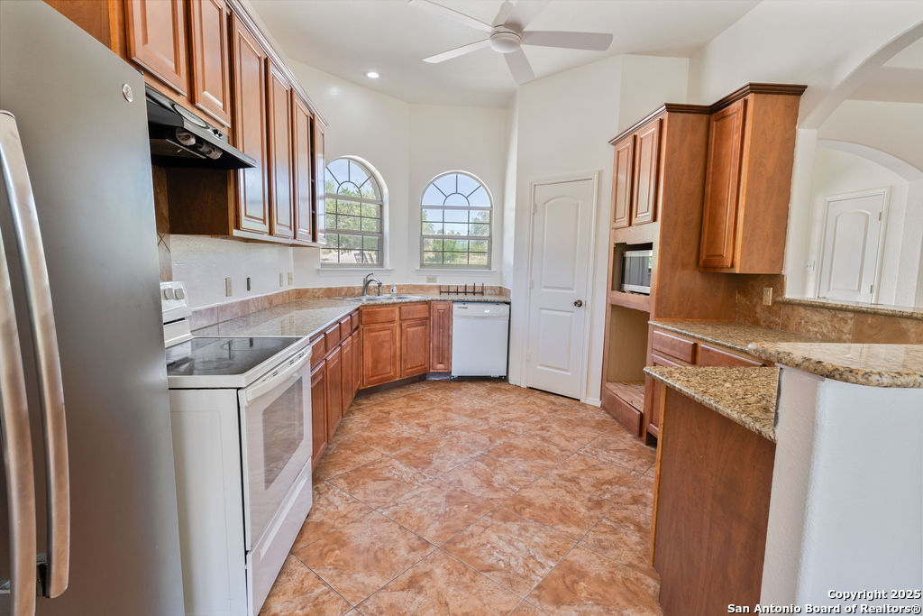 319 County Road 386 San Antonio TX 78253