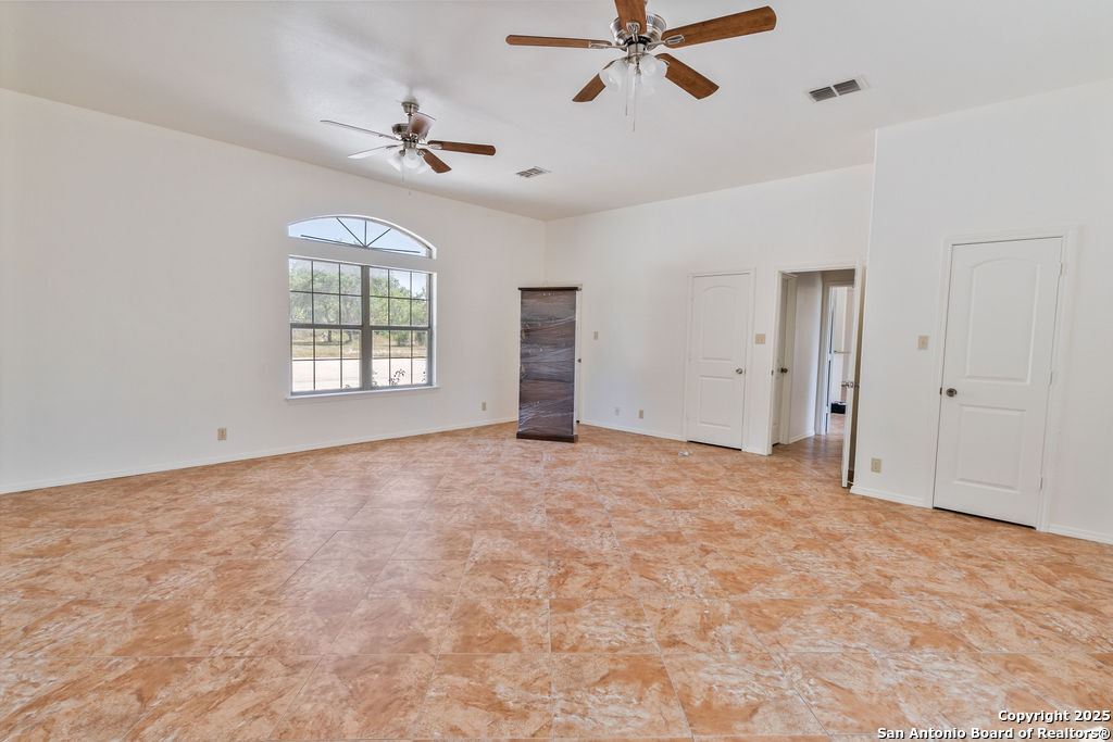 319 County Road 386 San Antonio TX 78253