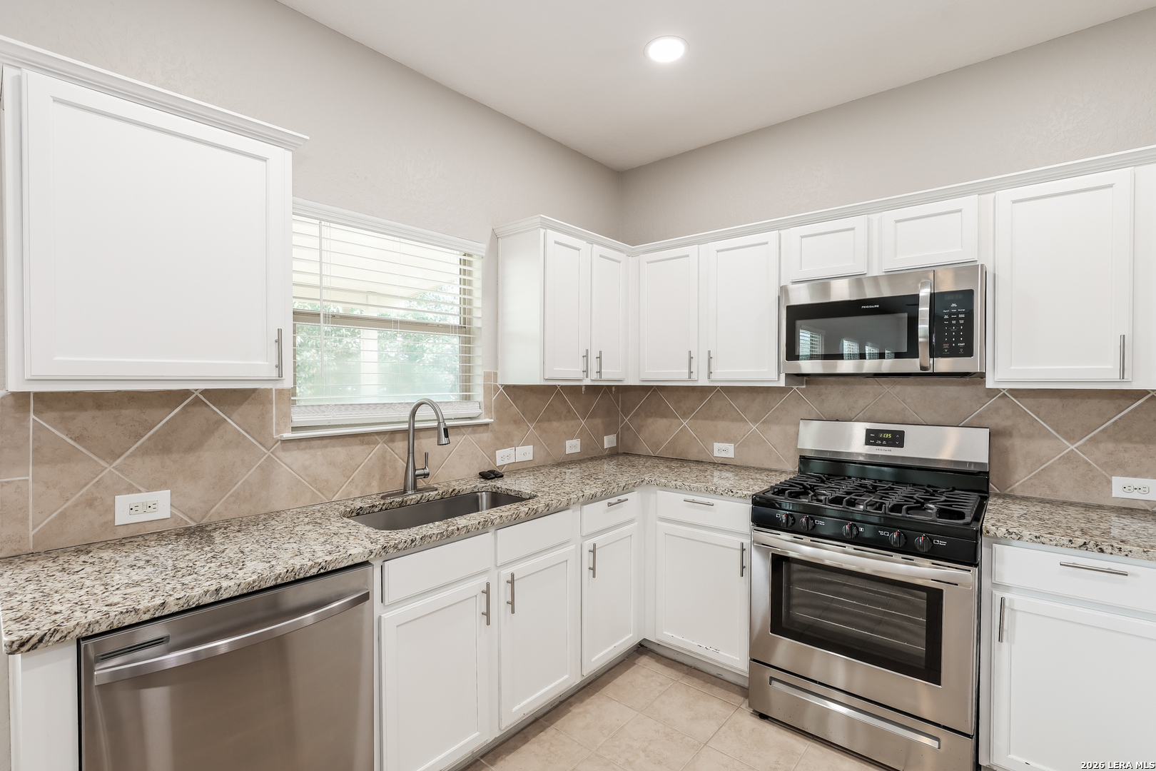 3003 Candleside San Antonio TX 78244