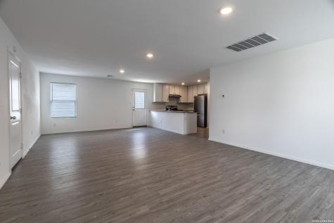 2822 Millikan Drive Converse TX 78109