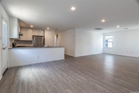2822 Millikan Drive Converse TX 78109