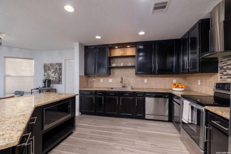 4626 Manitou Bay San Antonio TX 78259
