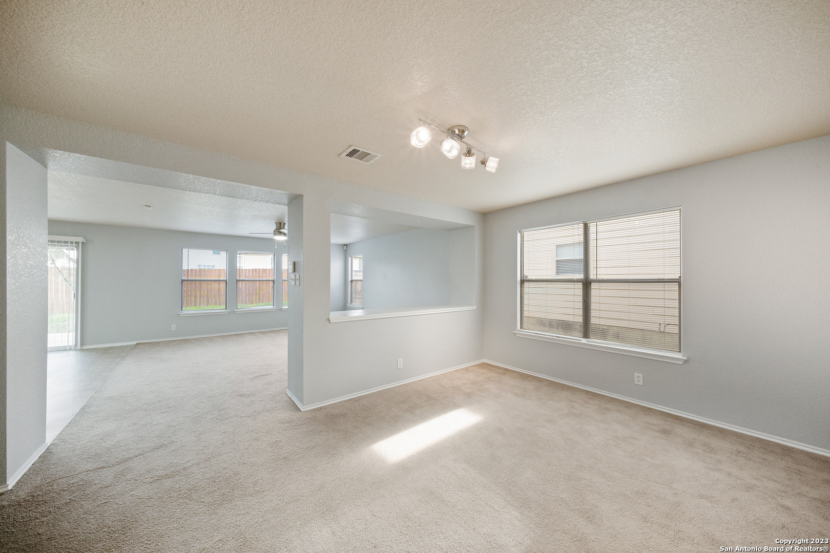 2527 Butterfly Bay San Antonio TX 78245