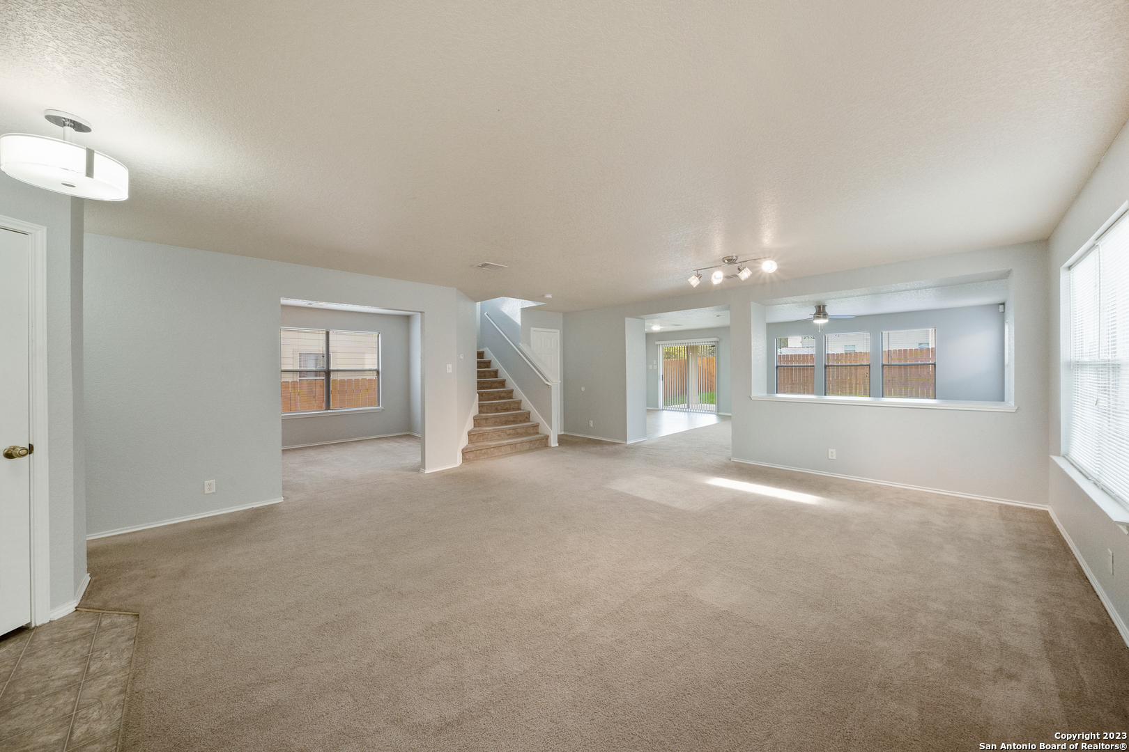 2527 Butterfly Bay San Antonio TX 78245