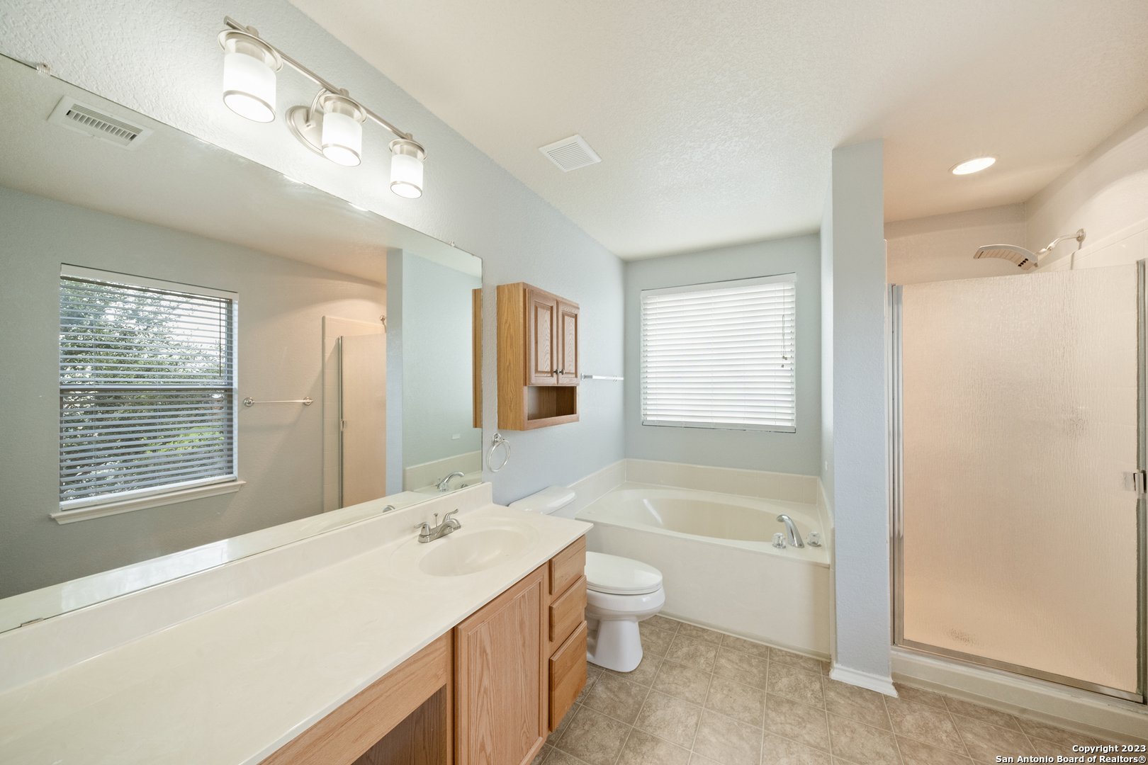 2527 Butterfly Bay San Antonio TX 78245