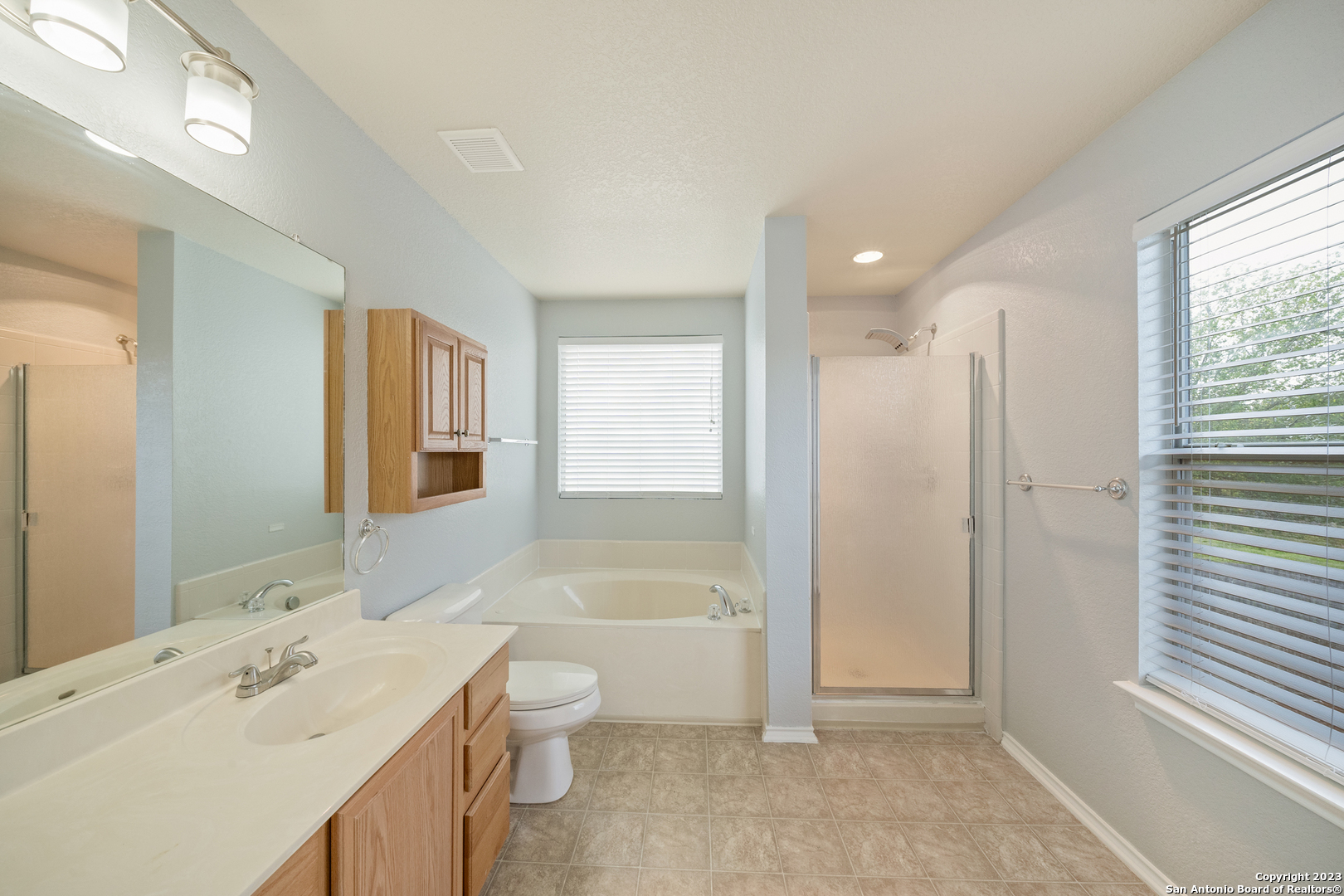 2527 Butterfly Bay San Antonio TX 78245