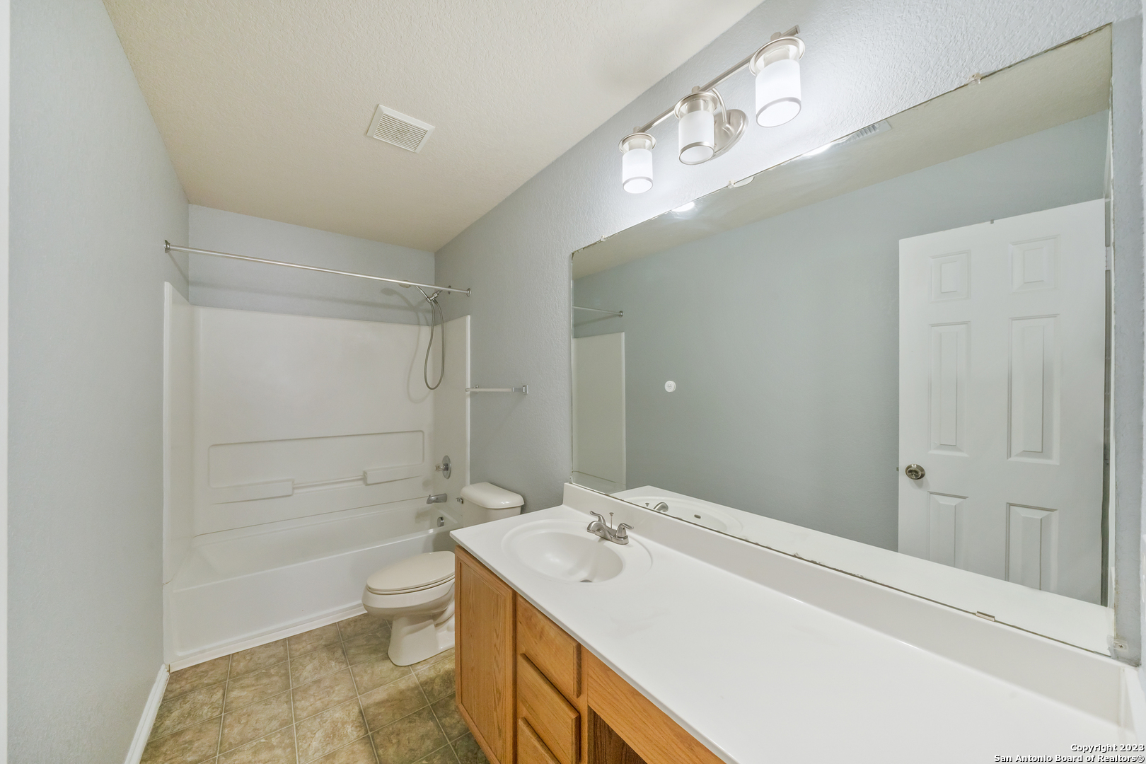 2527 Butterfly Bay San Antonio TX 78245