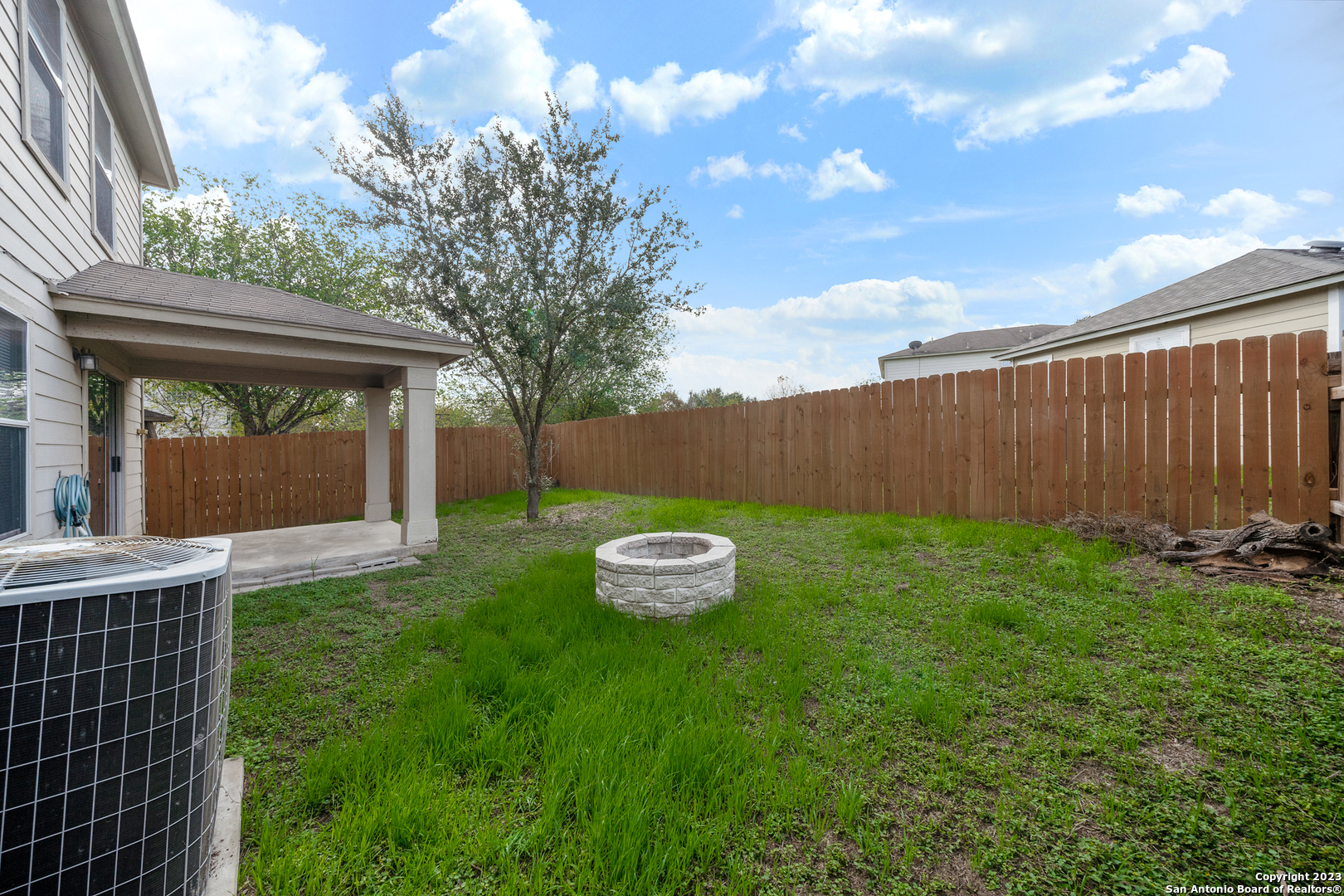 2527 Butterfly Bay San Antonio TX 78245