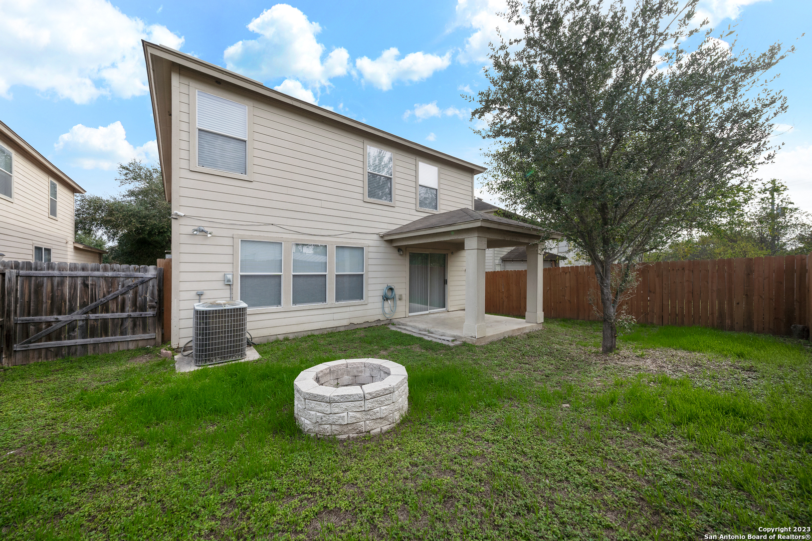 2527 Butterfly Bay San Antonio TX 78245