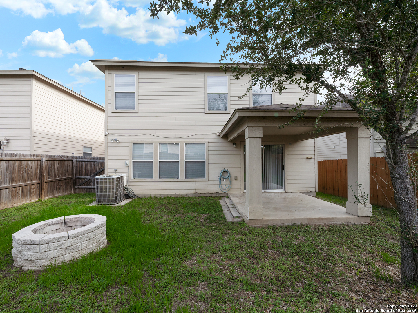 2527 Butterfly Bay San Antonio TX 78245