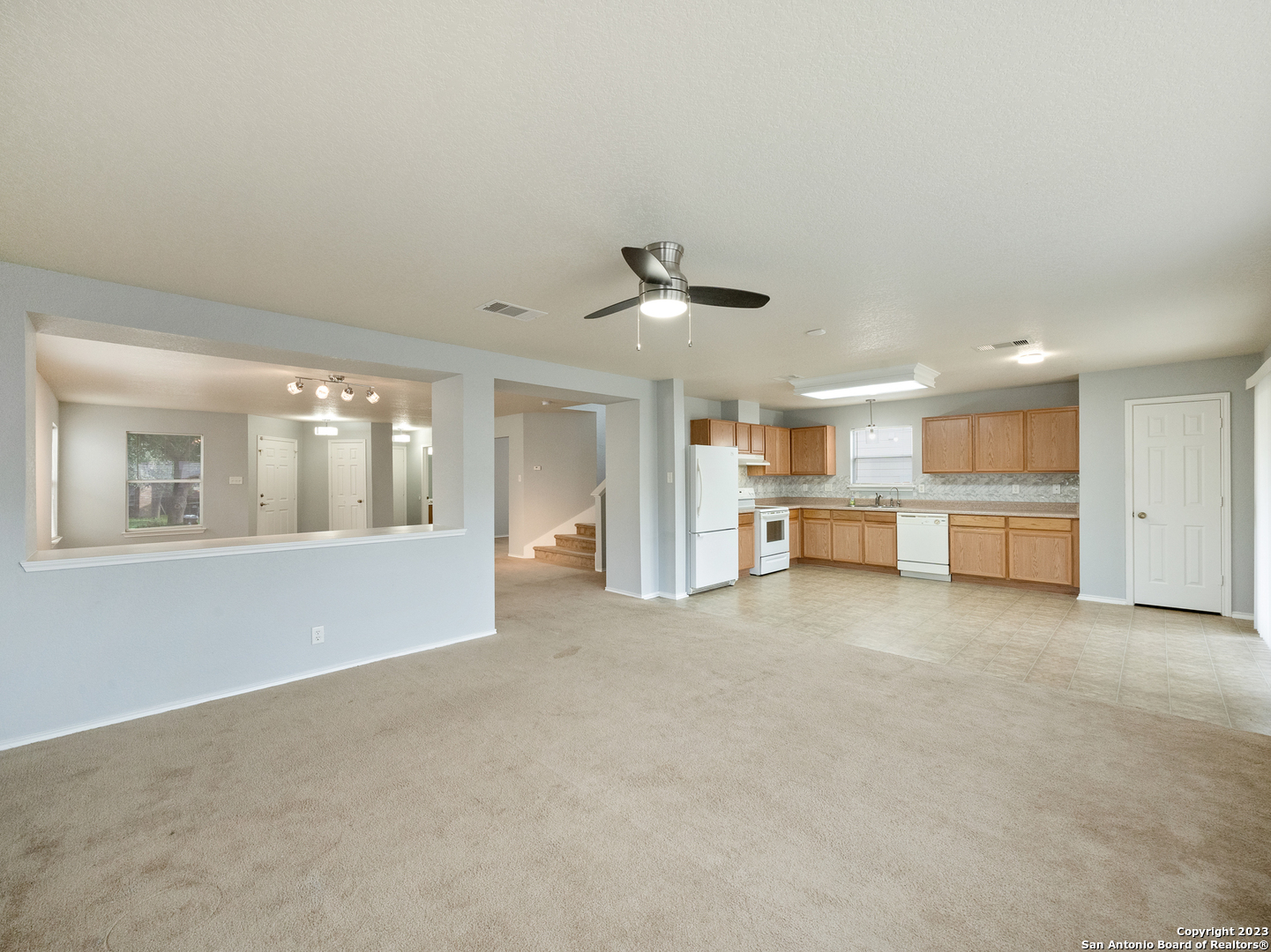 2527 Butterfly Bay San Antonio TX 78245