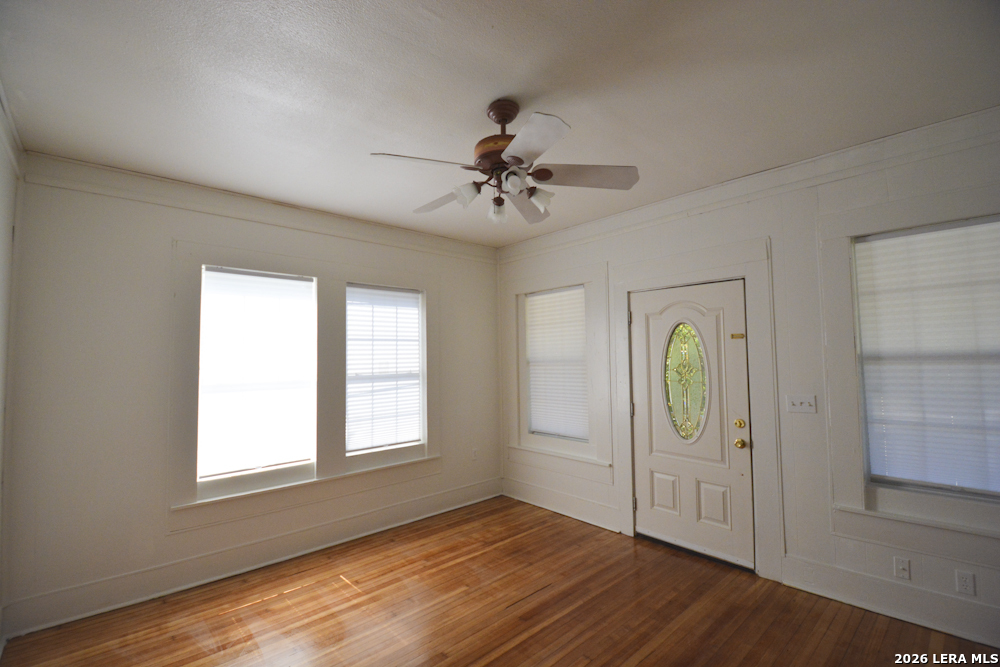 1114 W Russell San Antonio TX 78201