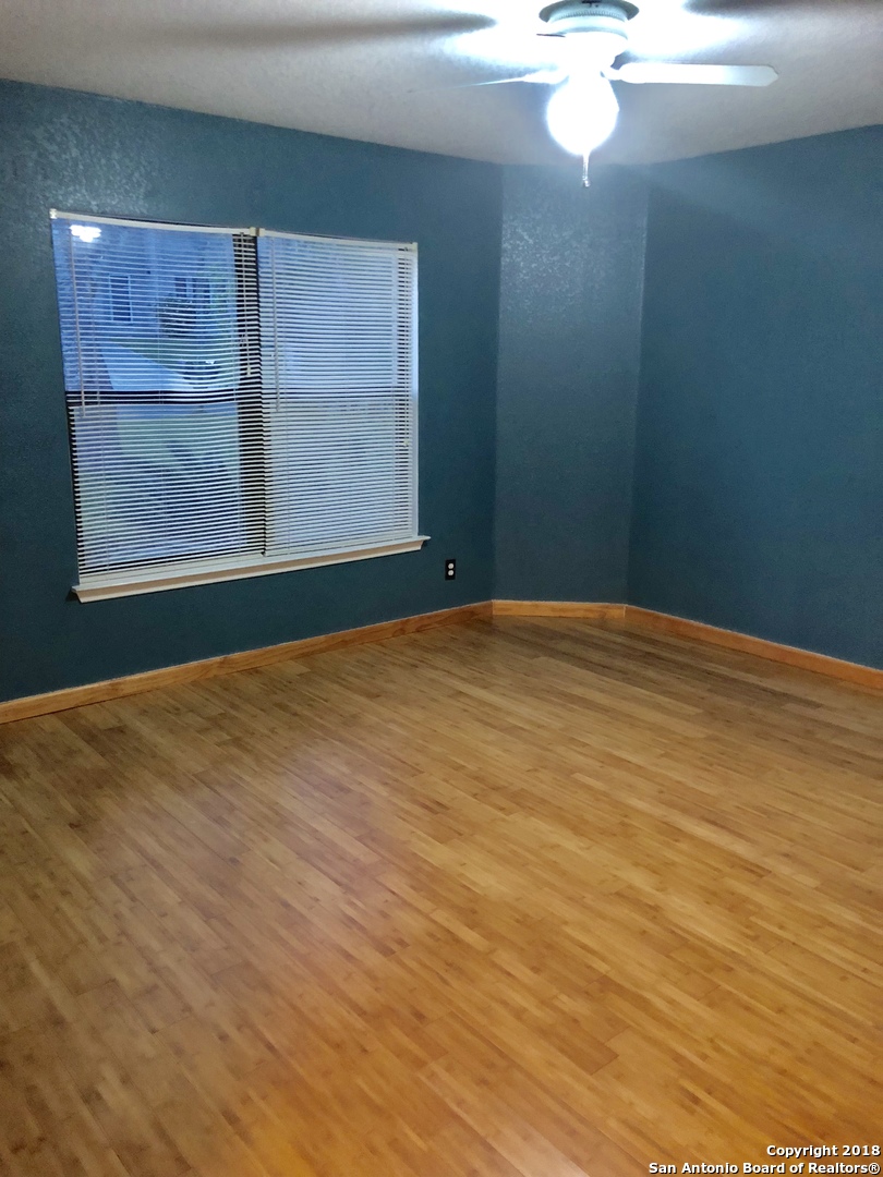 7622 Forest Vale Live Oak TX 78233
