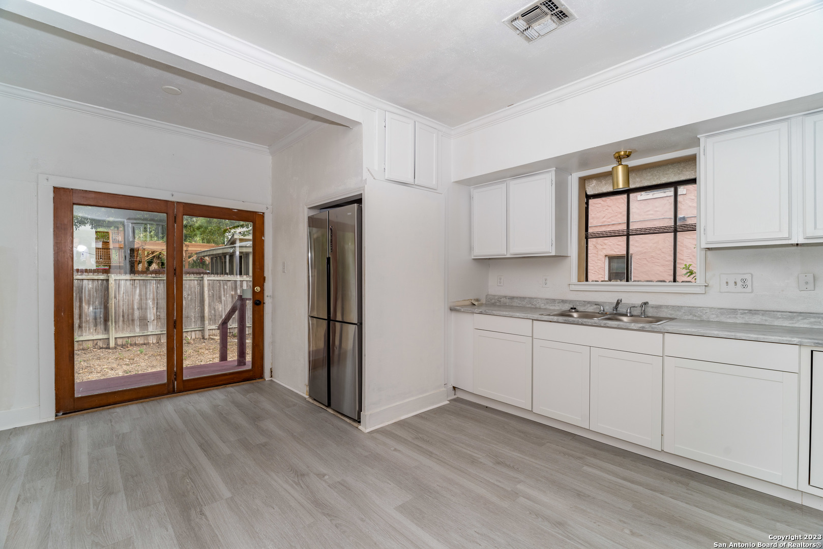 469 E Magnolia Avenue San Antonio TX 78212