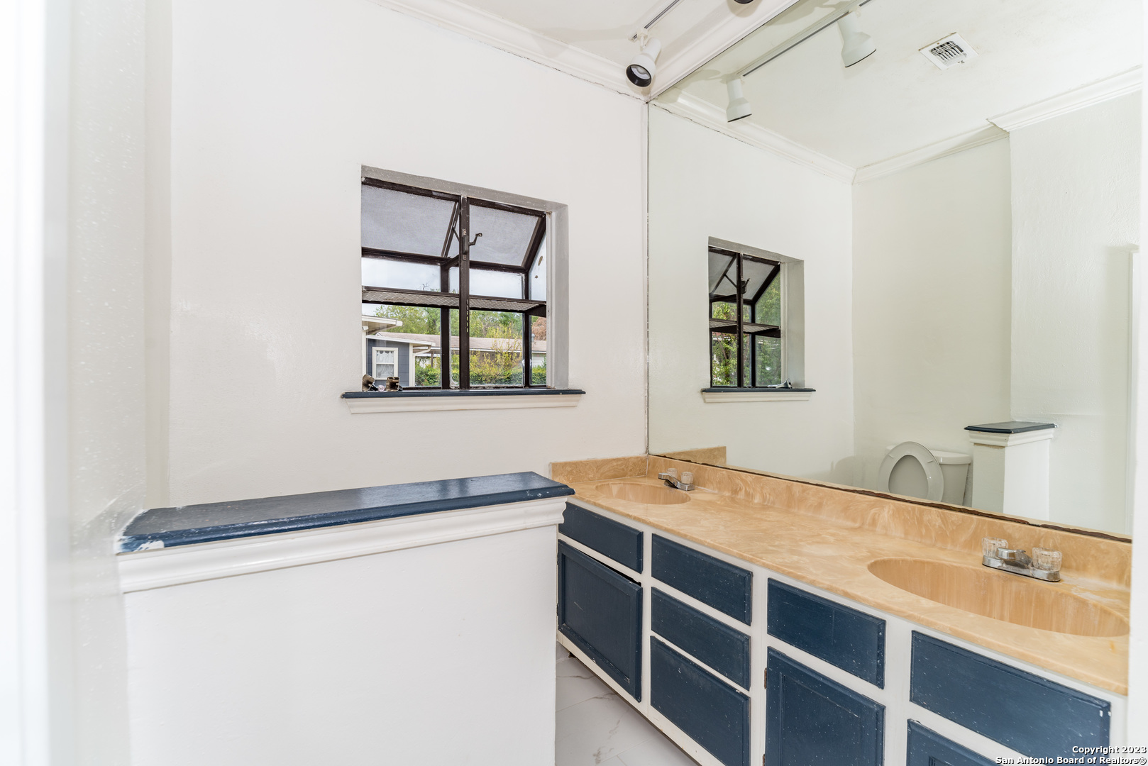 469 E Magnolia Avenue San Antonio TX 78212