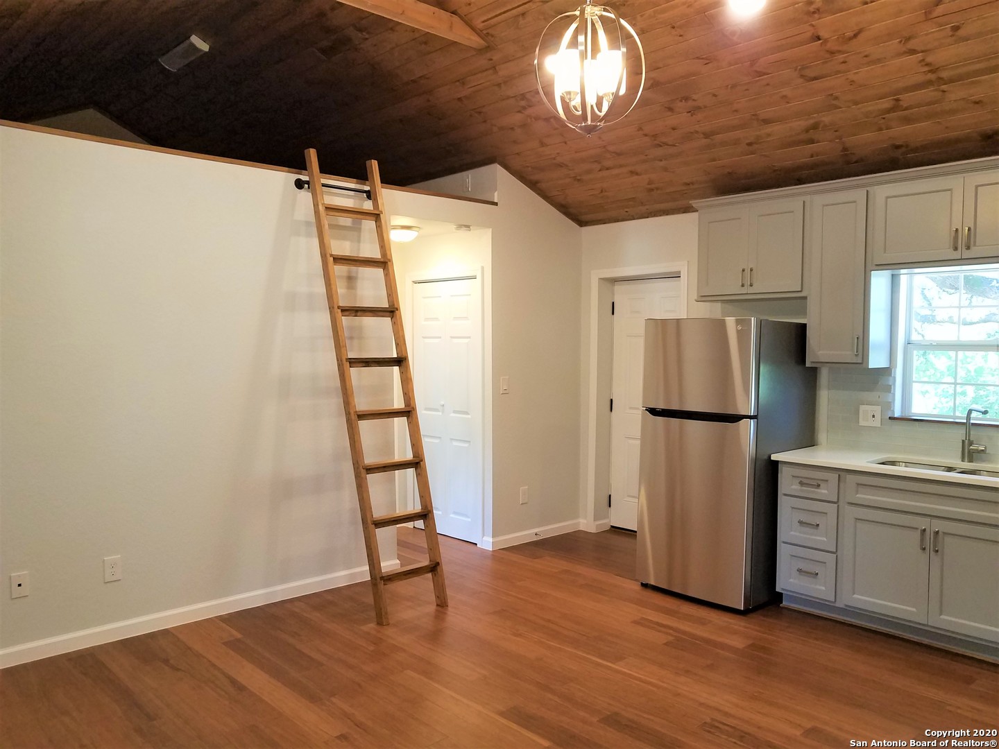 17803 Hilltop Drive Helotes TX 78023