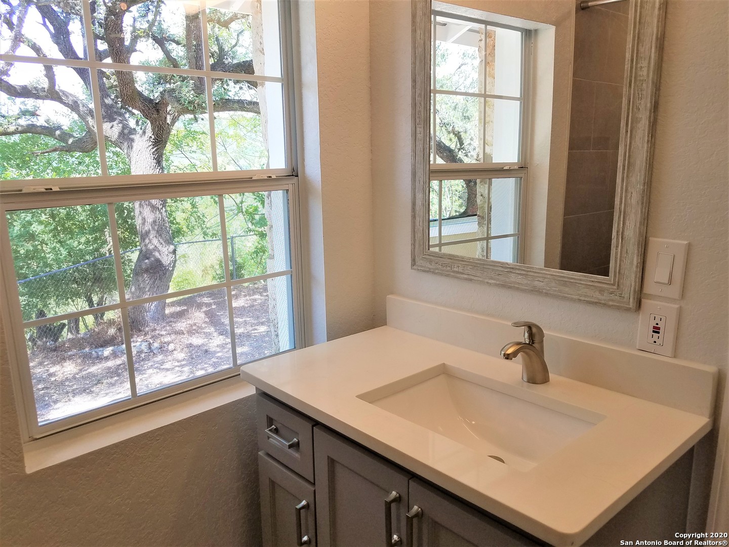 17803 Hilltop Drive Helotes TX 78023
