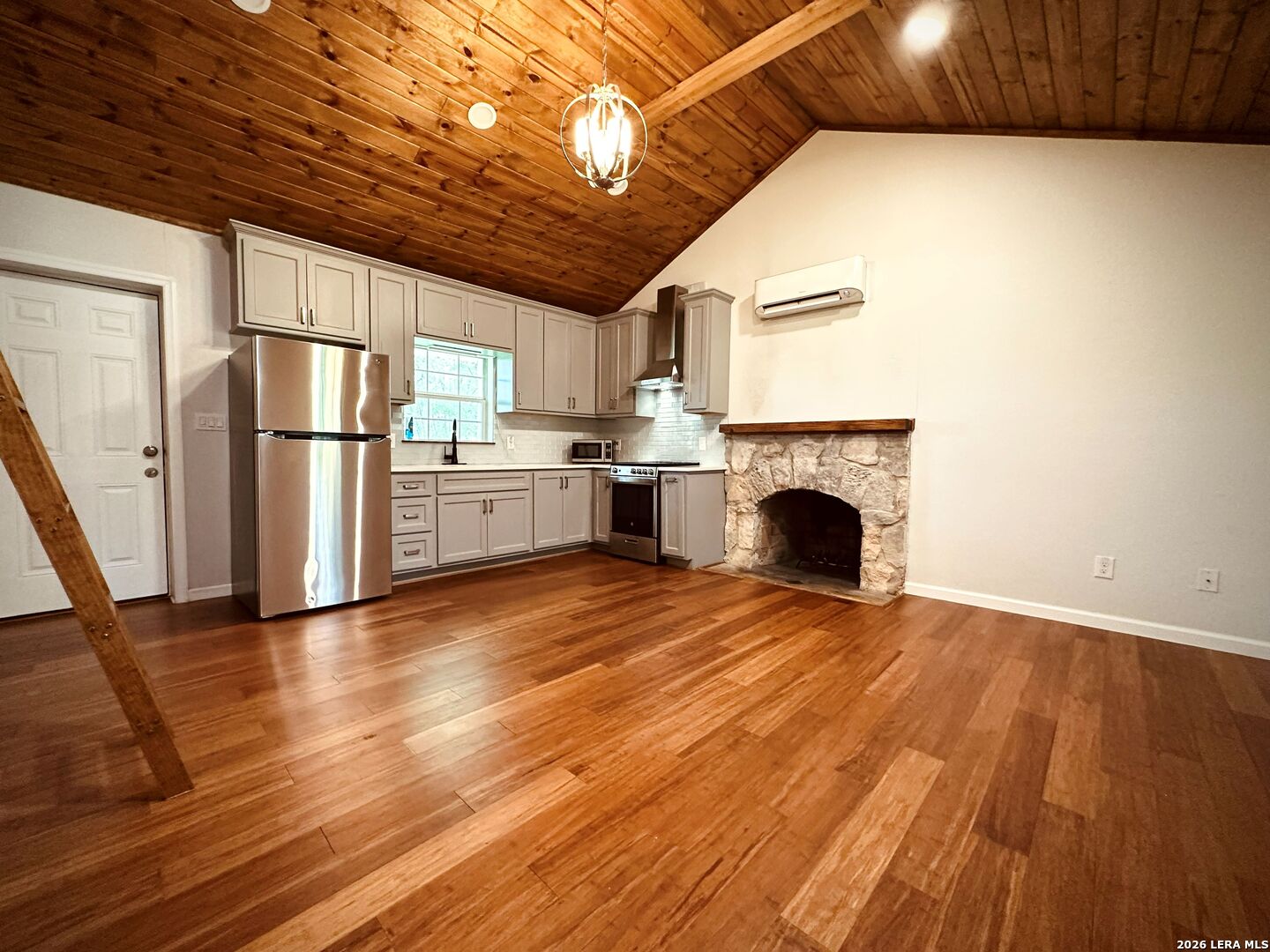 17803 Hilltop Drive Helotes TX 78023