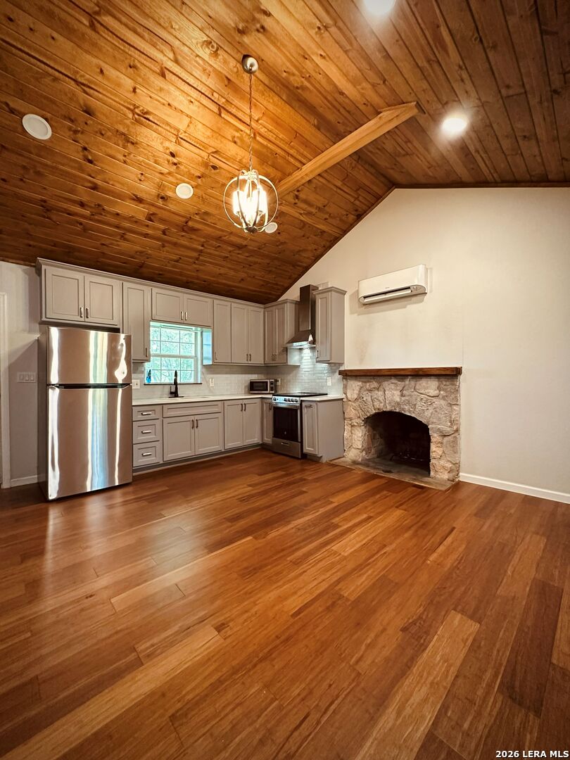 17803 Hilltop Drive Helotes TX 78023