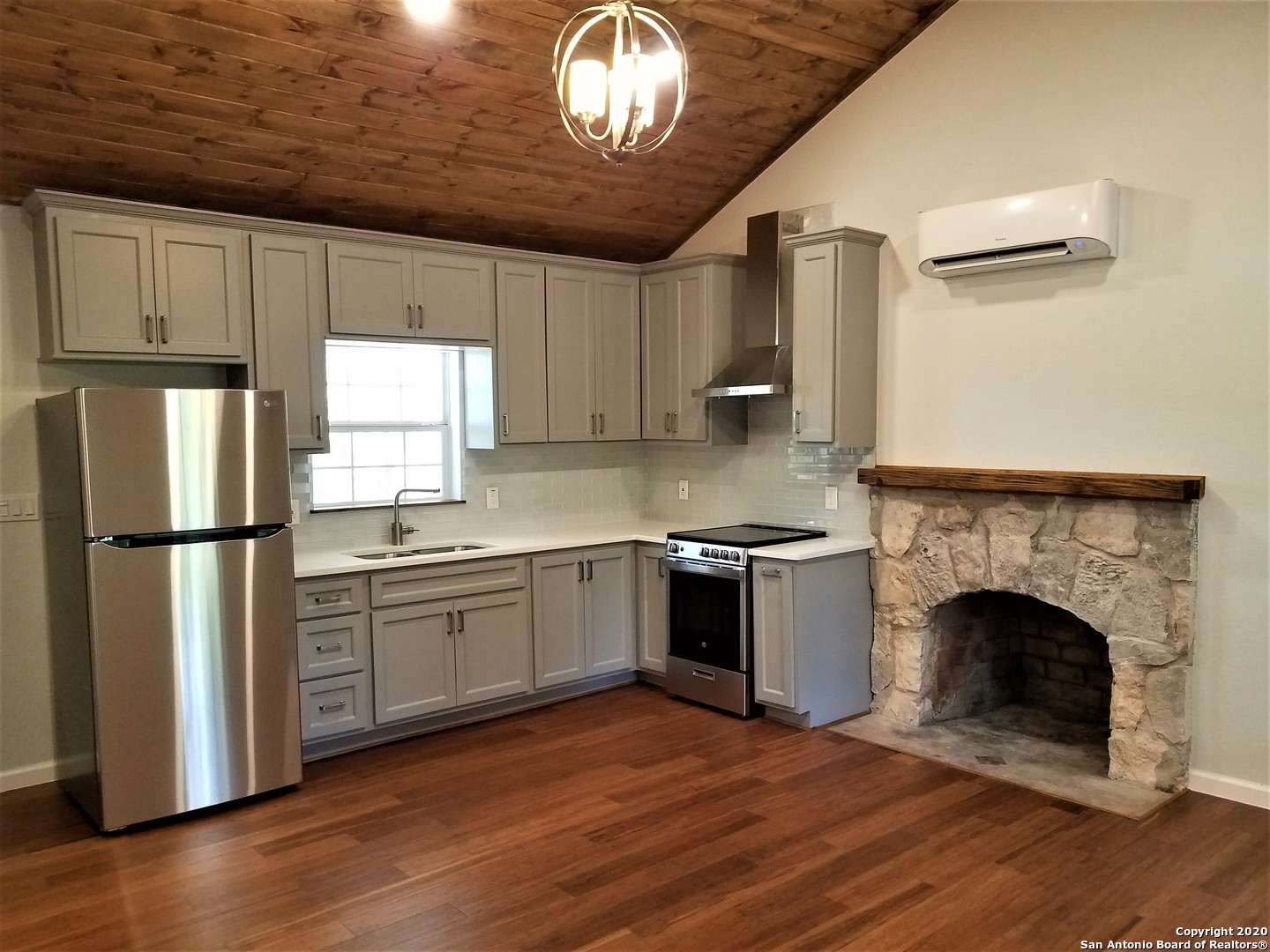 17803 Hilltop Drive Helotes TX 78023