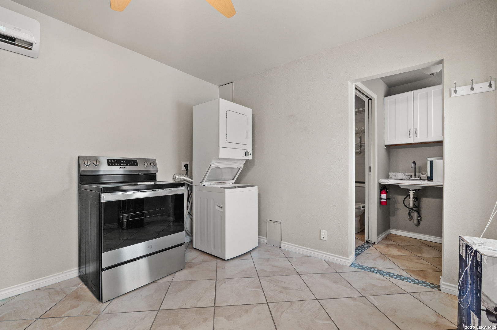 221 Cloudmont Windcrest TX 78239