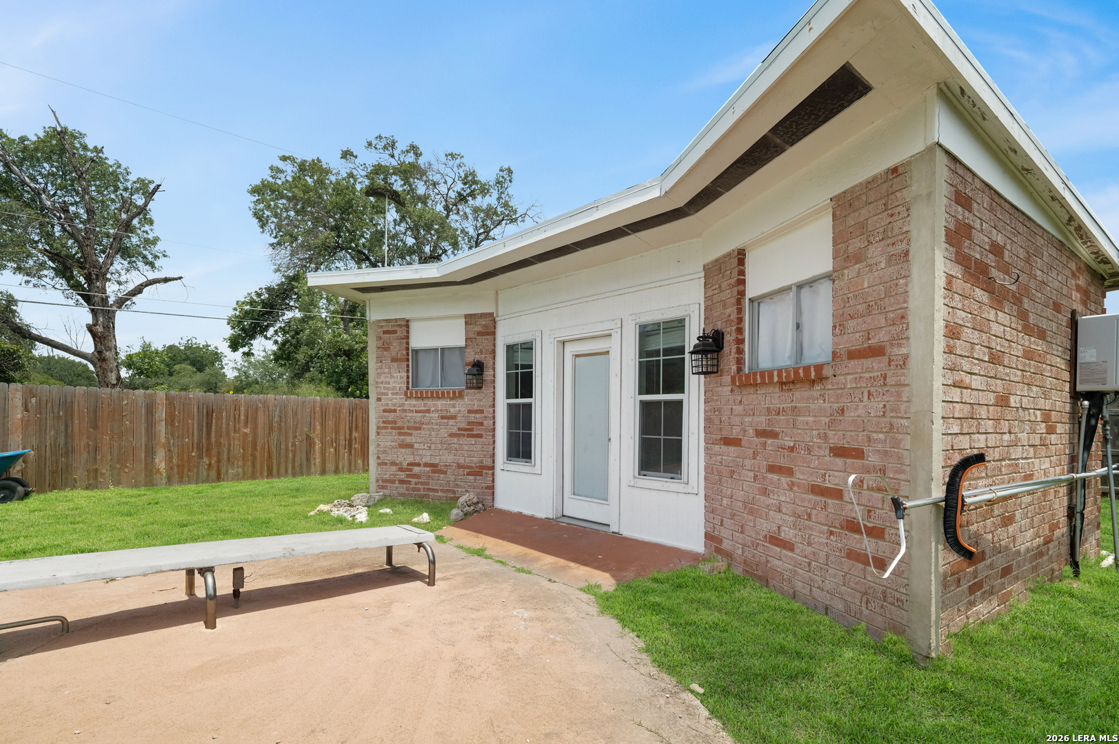 221 Cloudmont Windcrest TX 78239