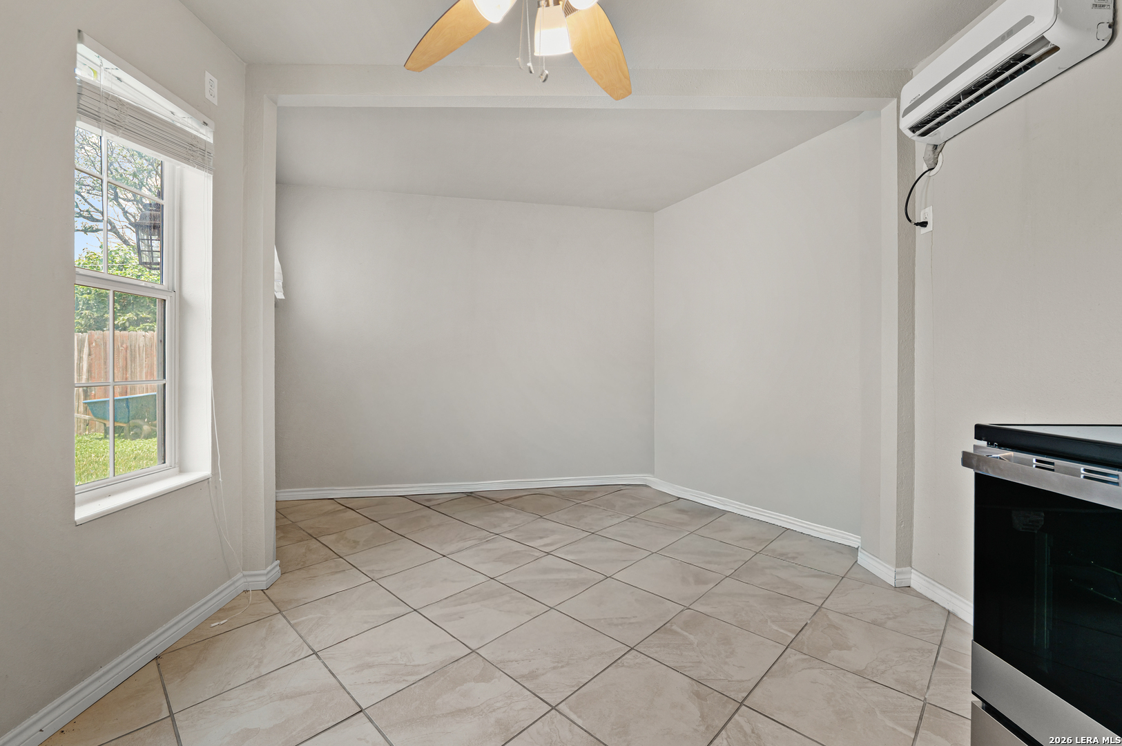 221 Cloudmont Windcrest TX 78239
