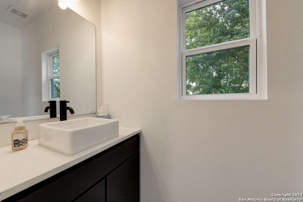 118 Shenandoah San Antonio TX 78210